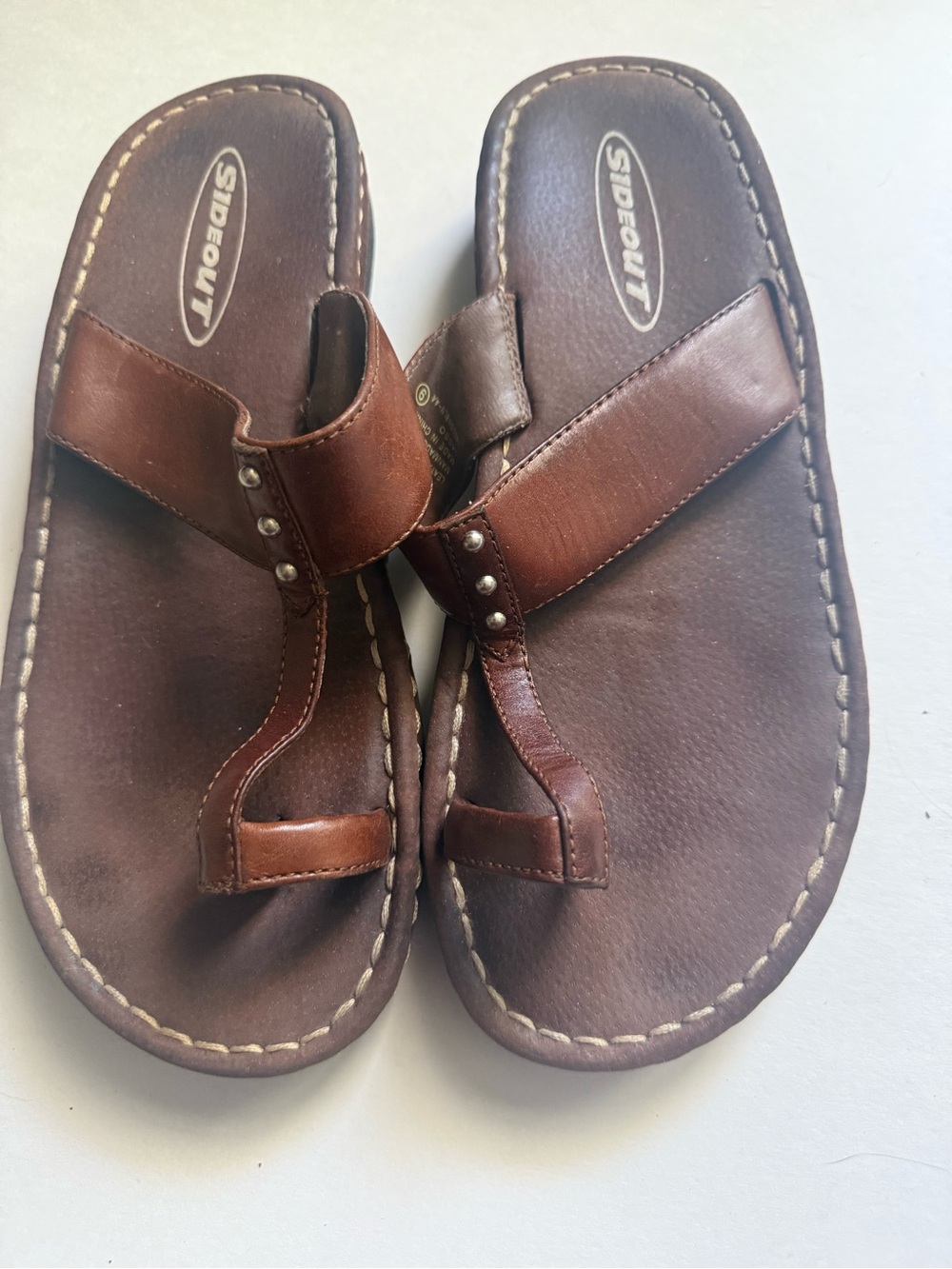 Sideout Women's Brown Leather Toe-Loop Sandals